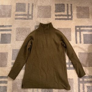 Banana Republic Forest Green Turtleneck Sweater